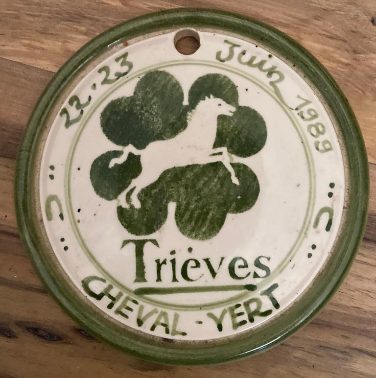 Médaillon Trièves cheval Vert.jpg
